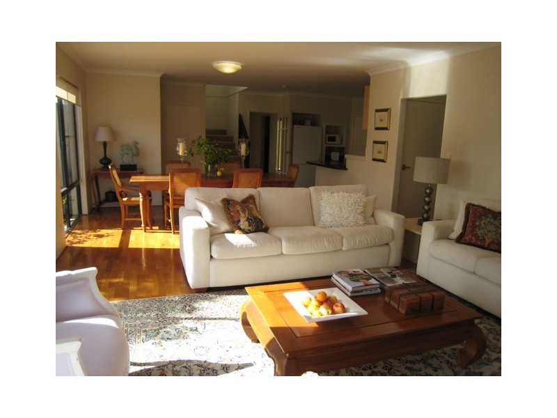 8 Greenberry Close, Mount Claremont WA 6010