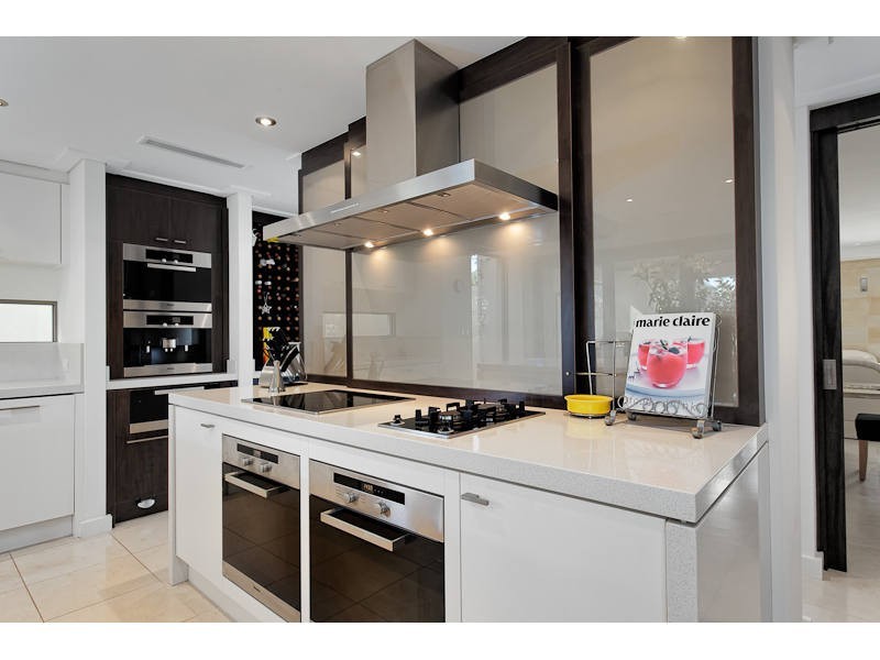 5 Houston Place, Mount Claremont WA 6010