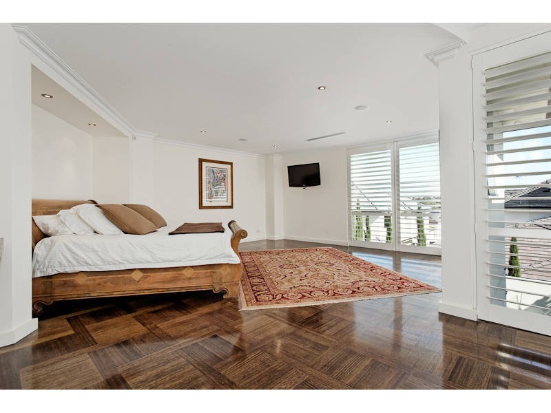 5 Houston Place, Mount Claremont WA 6010