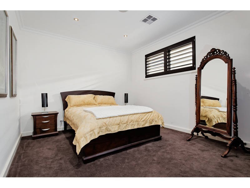 5 Houston Place, Mount Claremont WA 6010