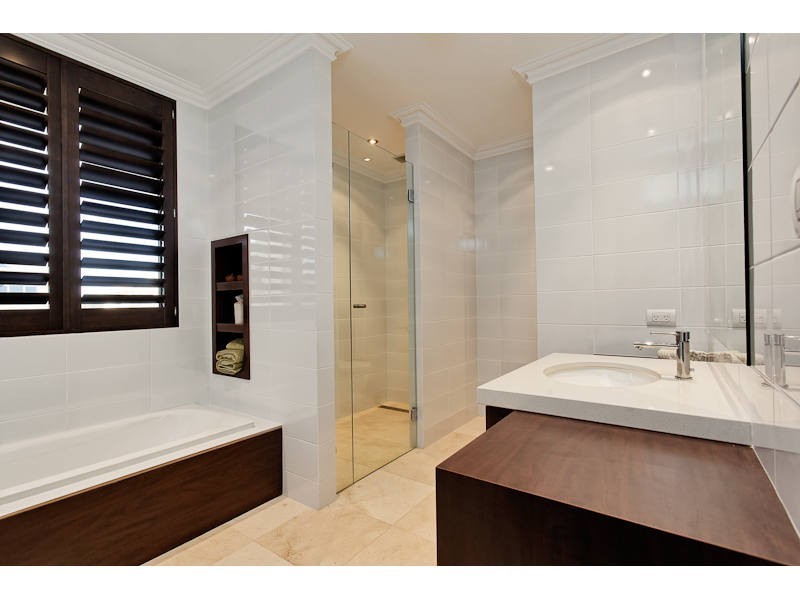 5 Houston Place, Mount Claremont WA 6010