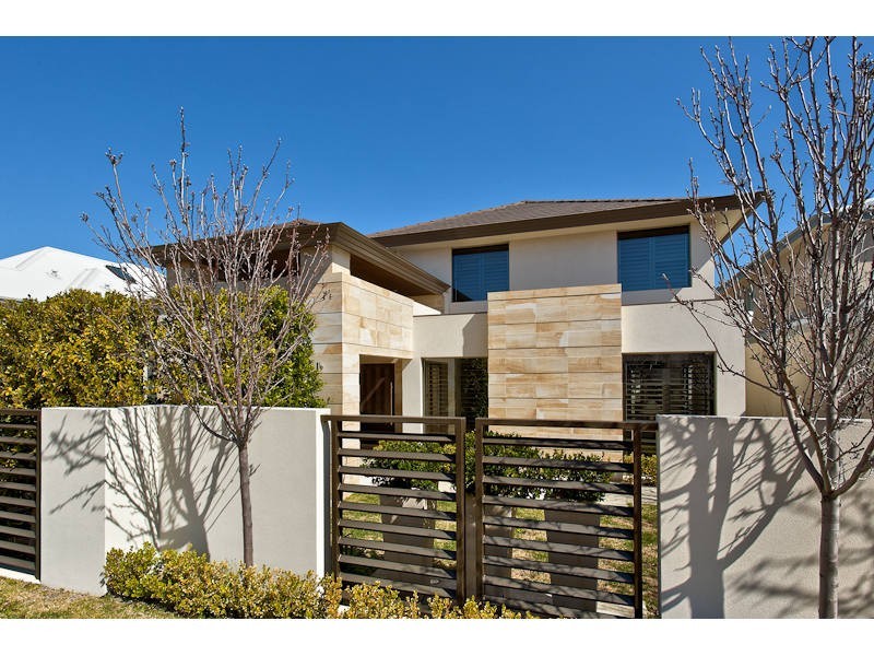 5 Houston Place, Mount Claremont WA 6010