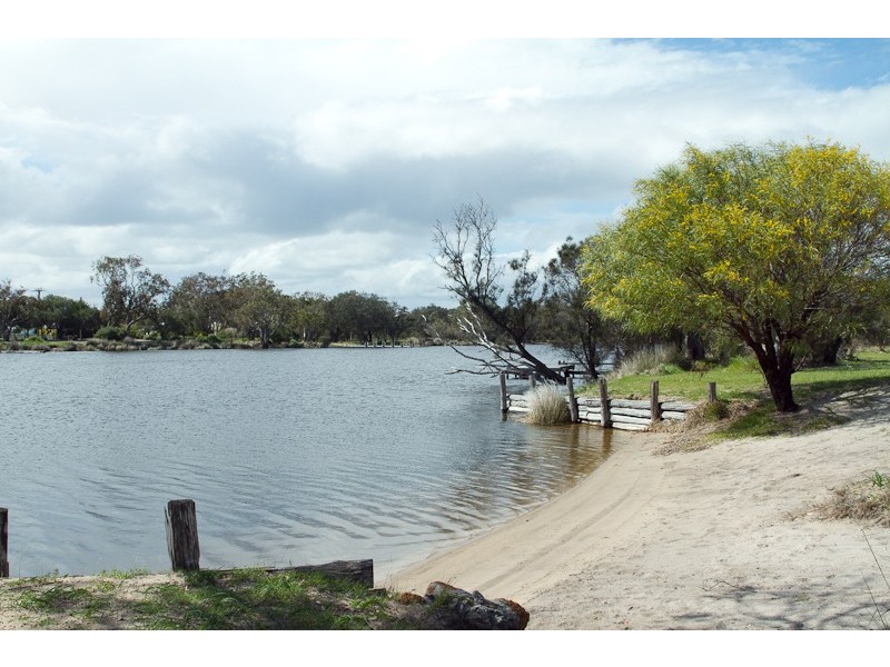 35 Bertram Street, Mandurah WA 6210