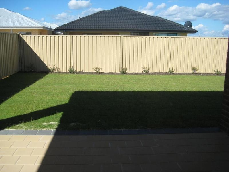 4 Bradshaw Street, Canning Vale WA 6155