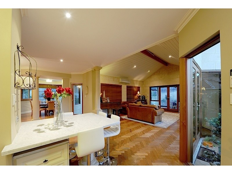 4 Northwick Parade, Mount Claremont WA 6010