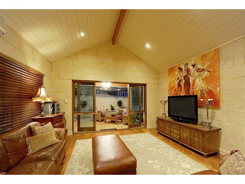 4 Northwick Parade, Mount Claremont WA 6010