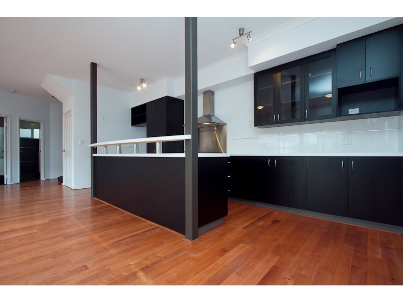 8/69 Quarry Street, Fremantle WA 6160