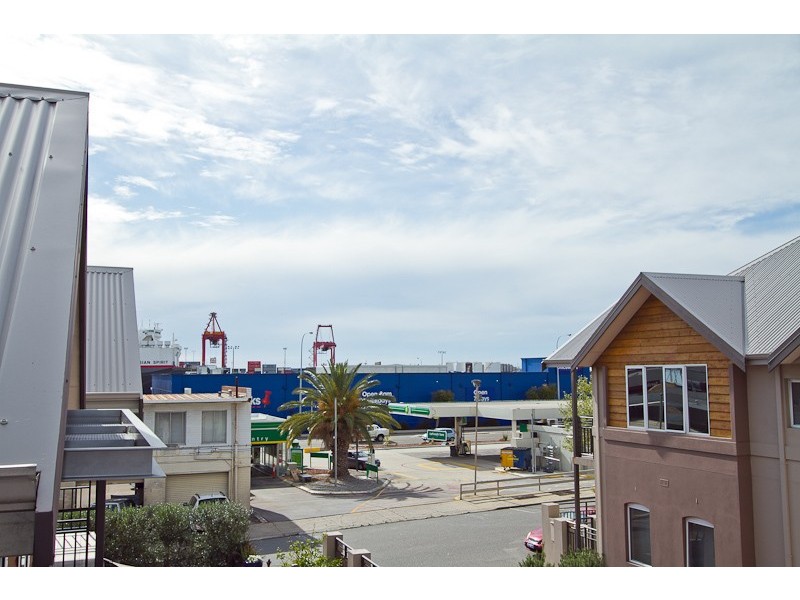 8/69 Quarry Street, Fremantle WA 6160