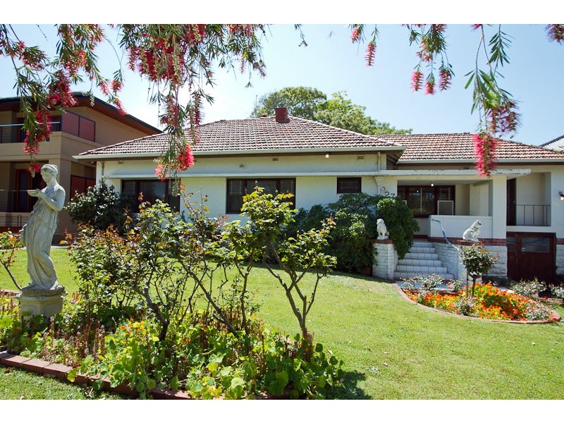 27 Viking Road, Dalkeith WA 6009