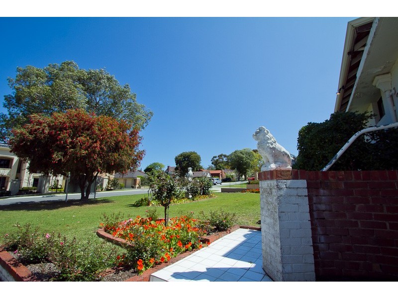 27 Viking Road, Dalkeith WA 6009