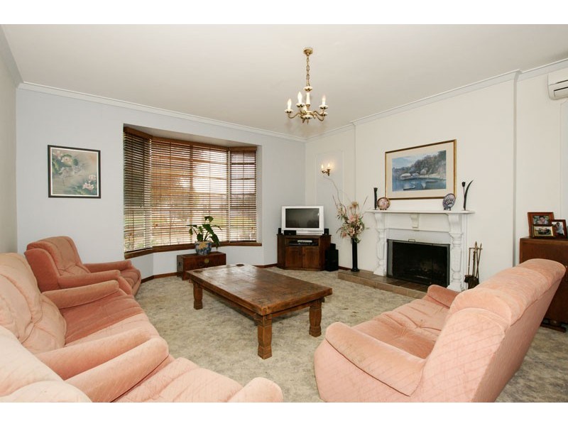 2 Reservoir Close, Mosman Park WA 6012