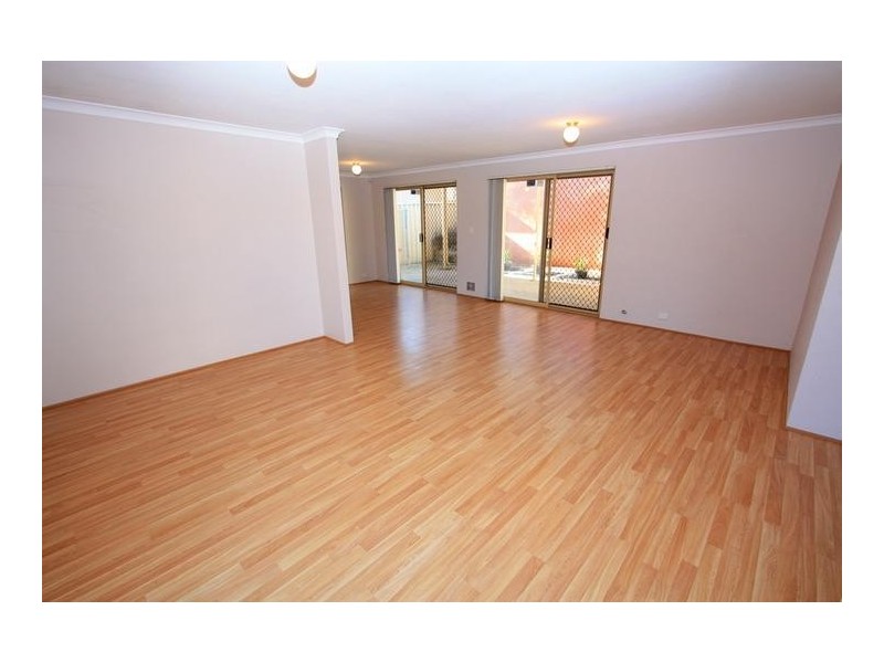 2/67 Hamilton Street, Stirling WA 6021