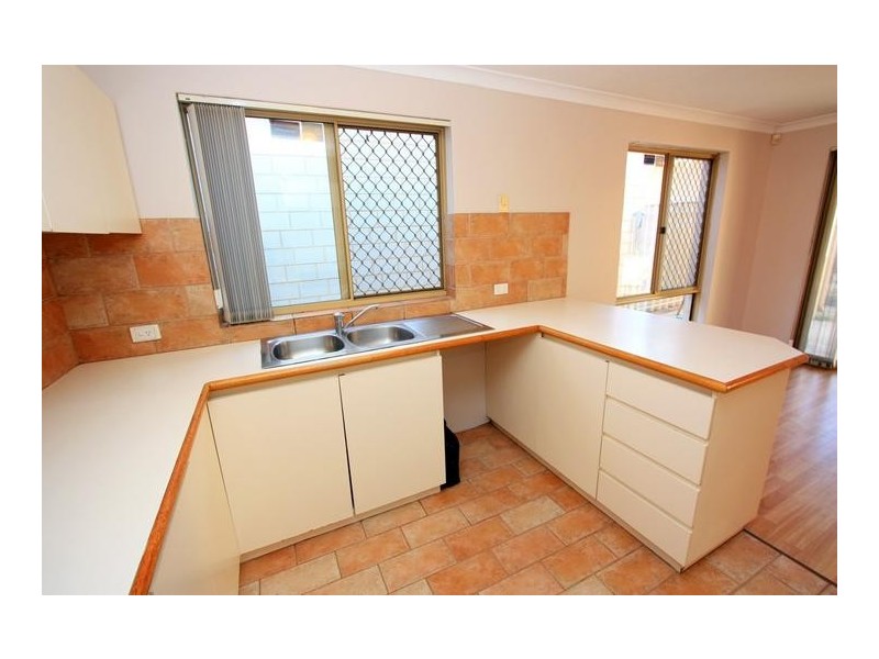 2/67 Hamilton Street, Stirling WA 6021