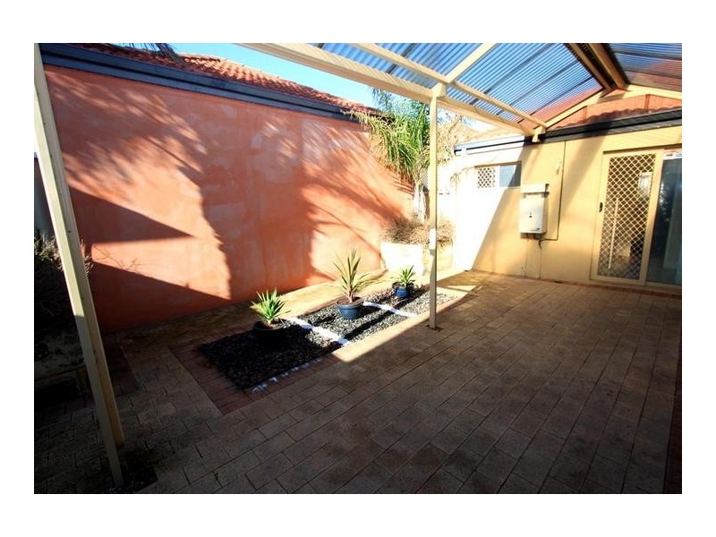 2/67 Hamilton Street, Stirling WA 6021