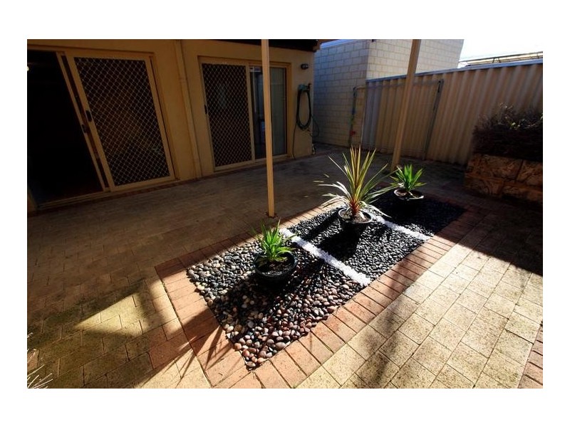 2/67 Hamilton Street, Stirling WA 6021