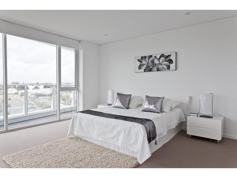 504/5 Marco Polo Drive, Mandurah WA 6210