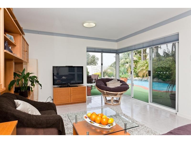 15 Kinkuna Way, City Beach WA 6015