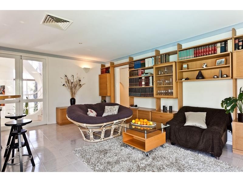15 Kinkuna Way, City Beach WA 6015