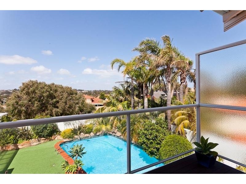 15 Kinkuna Way, City Beach WA 6015