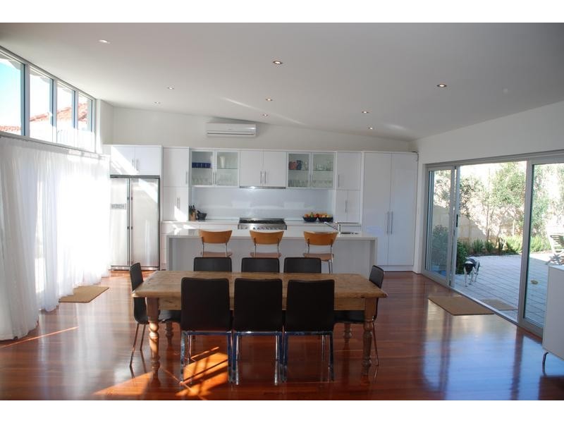 2 Read Avenue, Mosman Park WA 6012