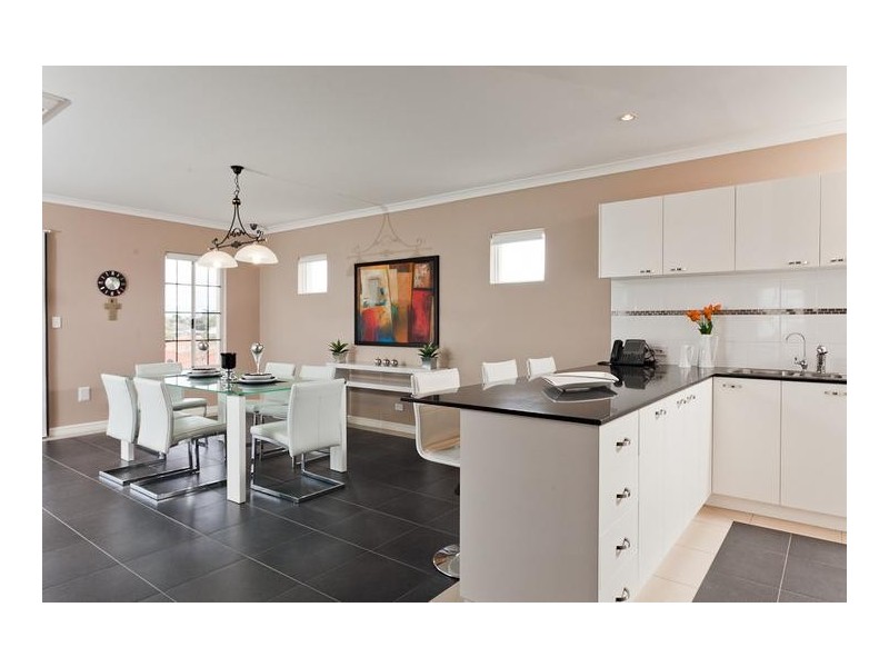 2 Olcote Street, Doubleview WA 6018