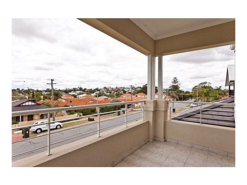 2 Olcote Street, Doubleview WA 6018