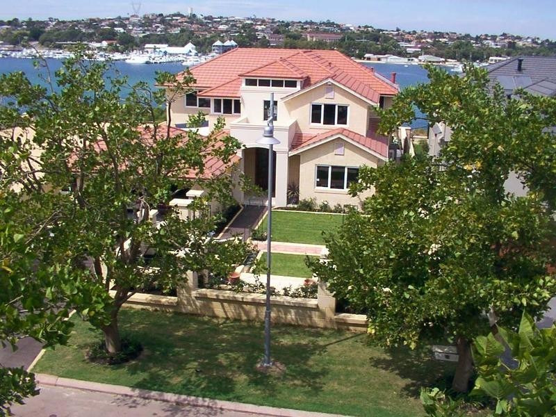 16 Hutchinson Avenue, Mosman Park WA 6012