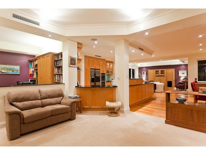 16 Hutchinson Avenue, Mosman Park WA 6012