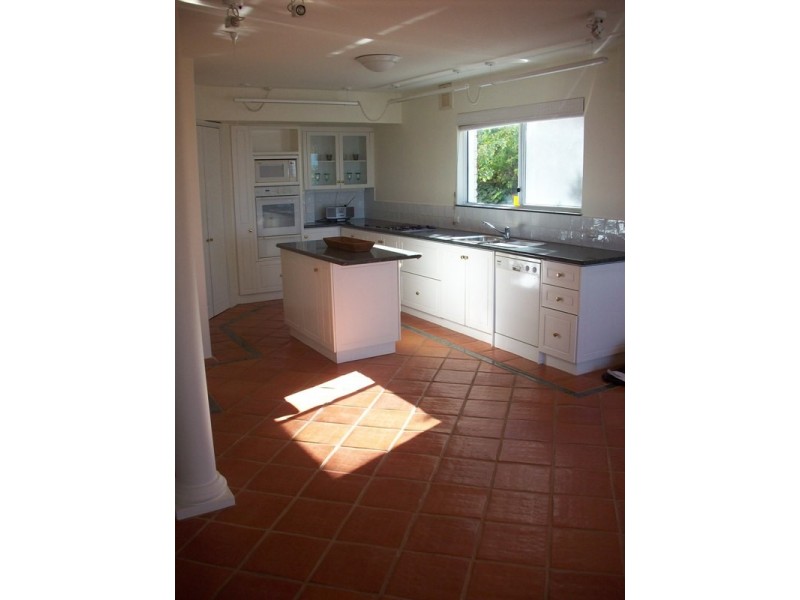 4/20 Bindaring Parade, Claremont WA 6010