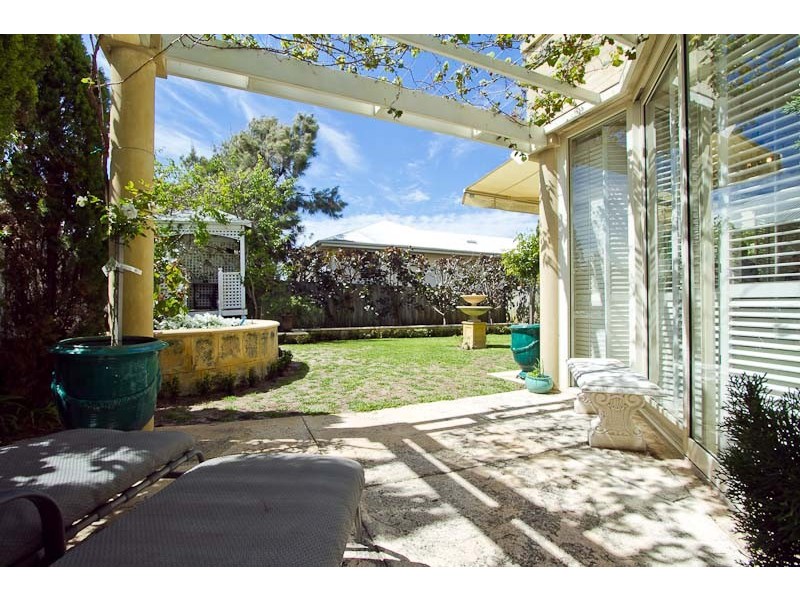 1/9 Torrens Street, Cottesloe WA 6011