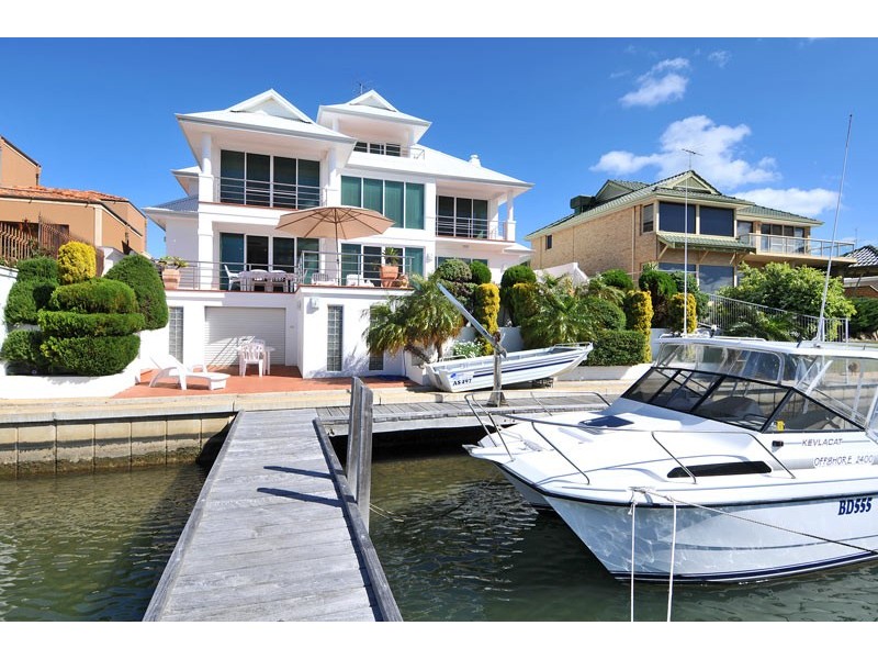 9 Cambria Island Retreat, Halls Head WA 6210