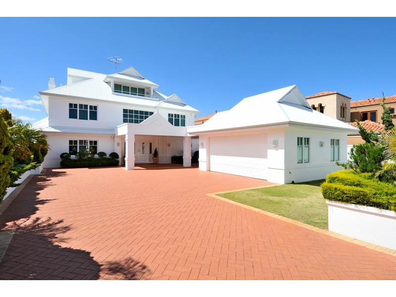 9 Cambria Island Retreat, Halls Head WA 6210