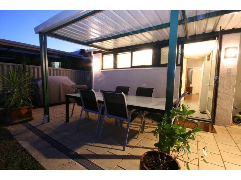 17 Heard Way, Glendalough WA 6016