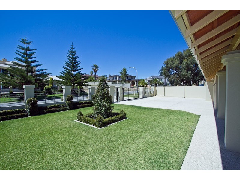 1 Taworri Way, City Beach WA 6015