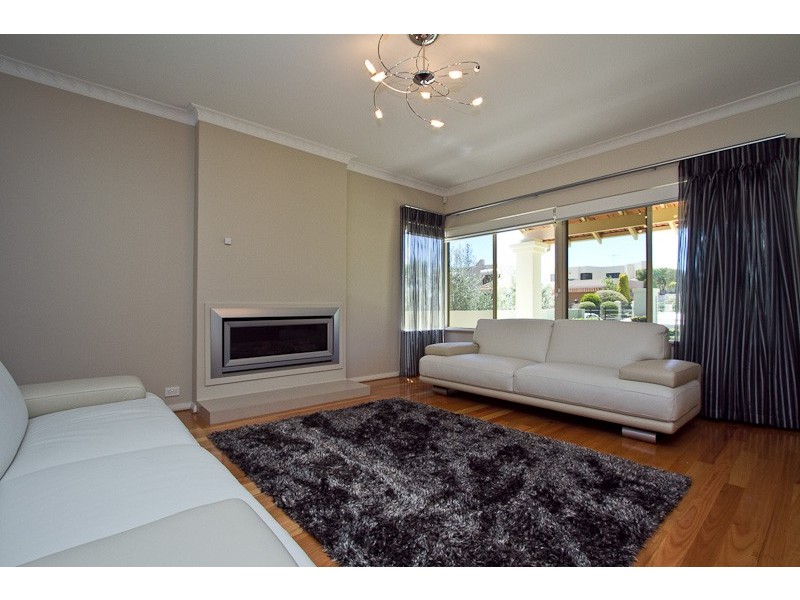 1 Taworri Way, City Beach WA 6015