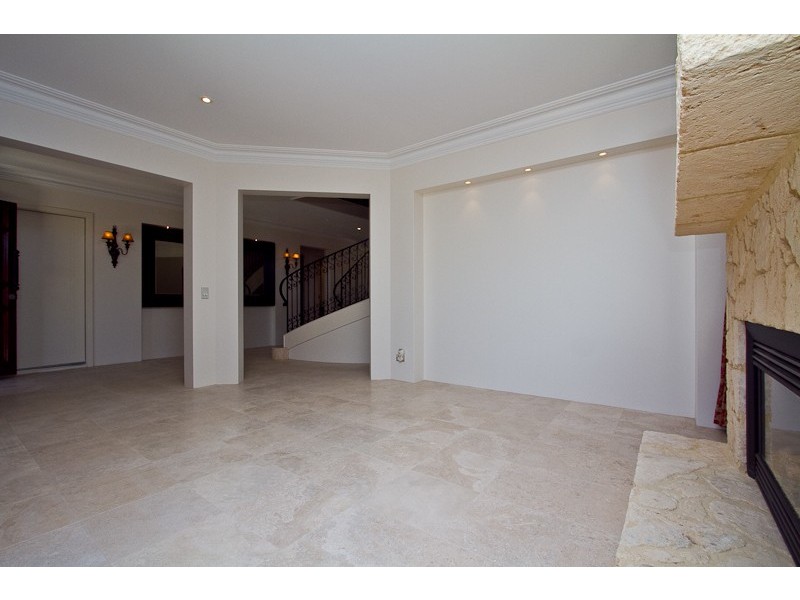 23 Van Kleef Circuit, Mount Claremont WA 6010