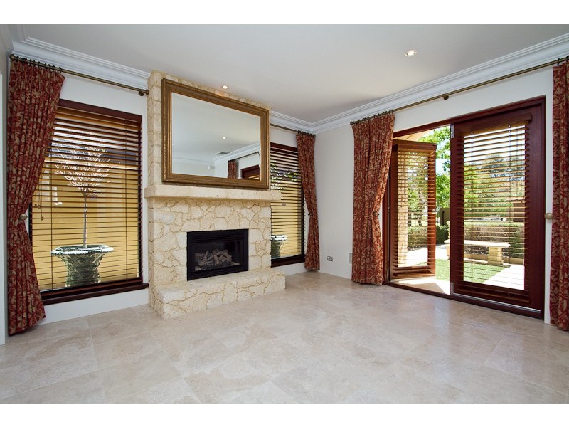 23 Van Kleef Circuit, Mount Claremont WA 6010