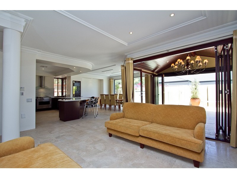 23 Van Kleef Circuit, Mount Claremont WA 6010