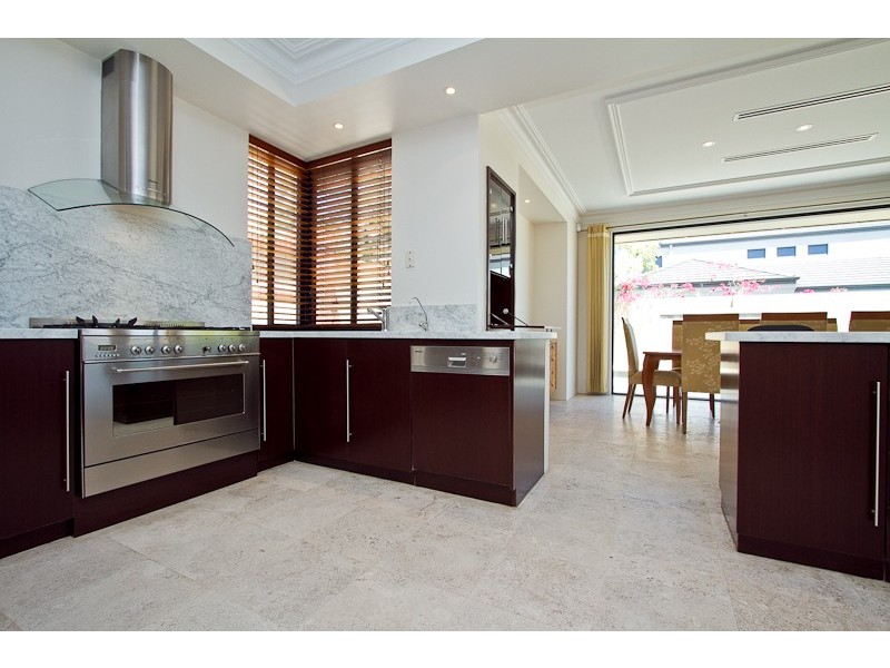 23 Van Kleef Circuit, Mount Claremont WA 6010