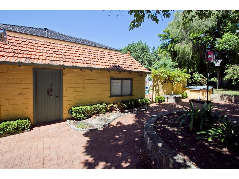 67 Bruce Street, Nedlands WA 6009