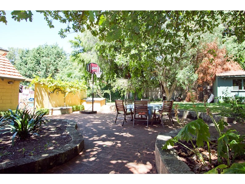 67 Bruce Street, Nedlands WA 6009