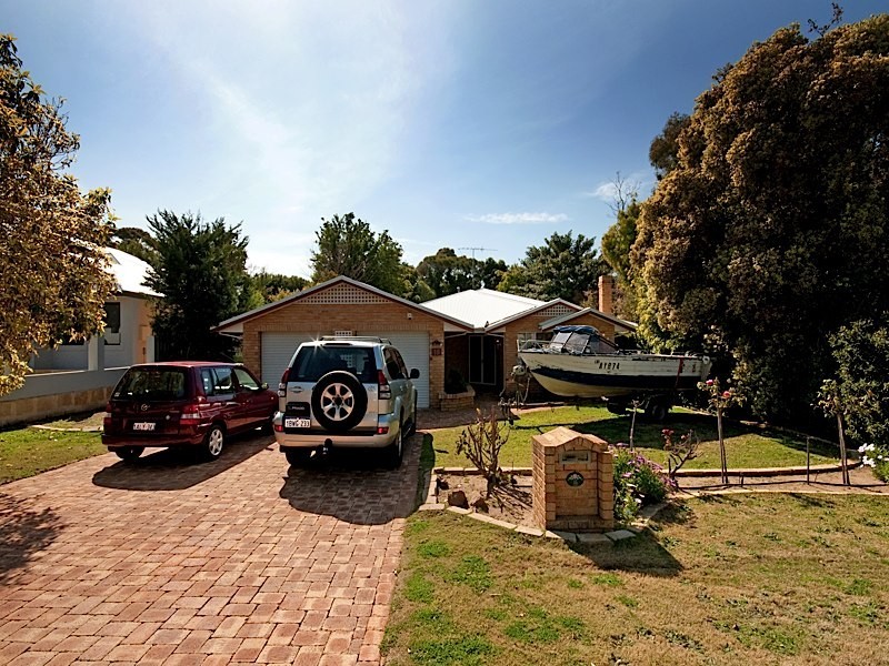 15 Minora Road, Dalkeith WA 6009