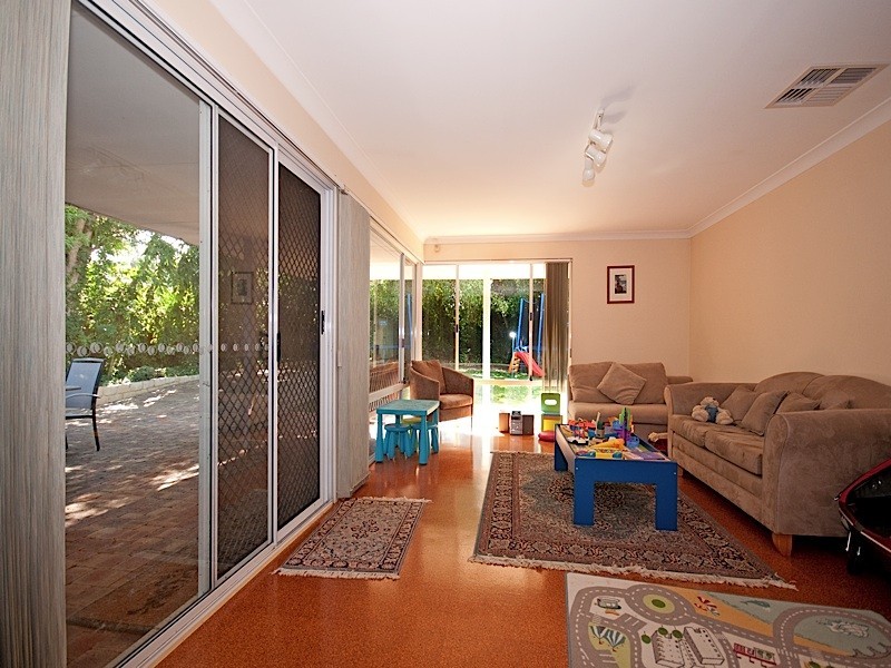 15 Minora Road, Dalkeith WA 6009