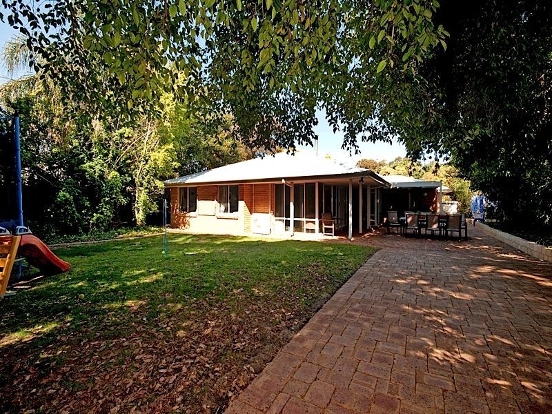 15 Minora Road, Dalkeith WA 6009