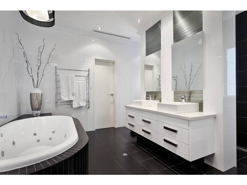 12 Houston Place, Mount Claremont WA 6010