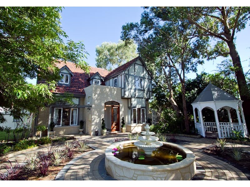 15 College Road, Claremont WA 6010