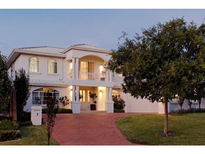 7 Greenberry Close, Mount Claremont WA 6010