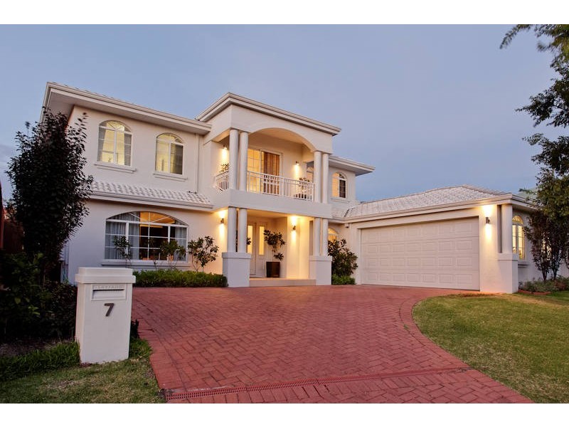 7 Greenberry Close, Mount Claremont WA 6010