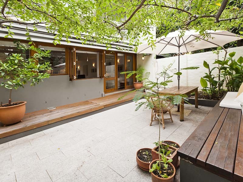 2 Freshwater Close, Claremont WA 6010