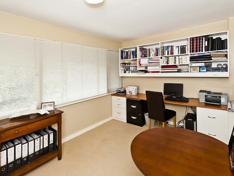 2 Freshwater Close, Claremont WA 6010